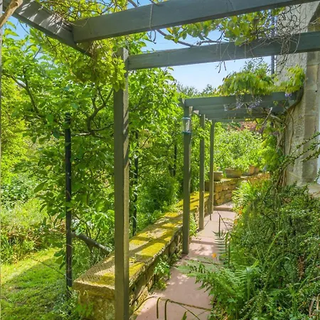 2 Bed In Beckhole Oc-c42708 *